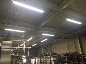 明和真空様(東大阪市) 工場LED化事例